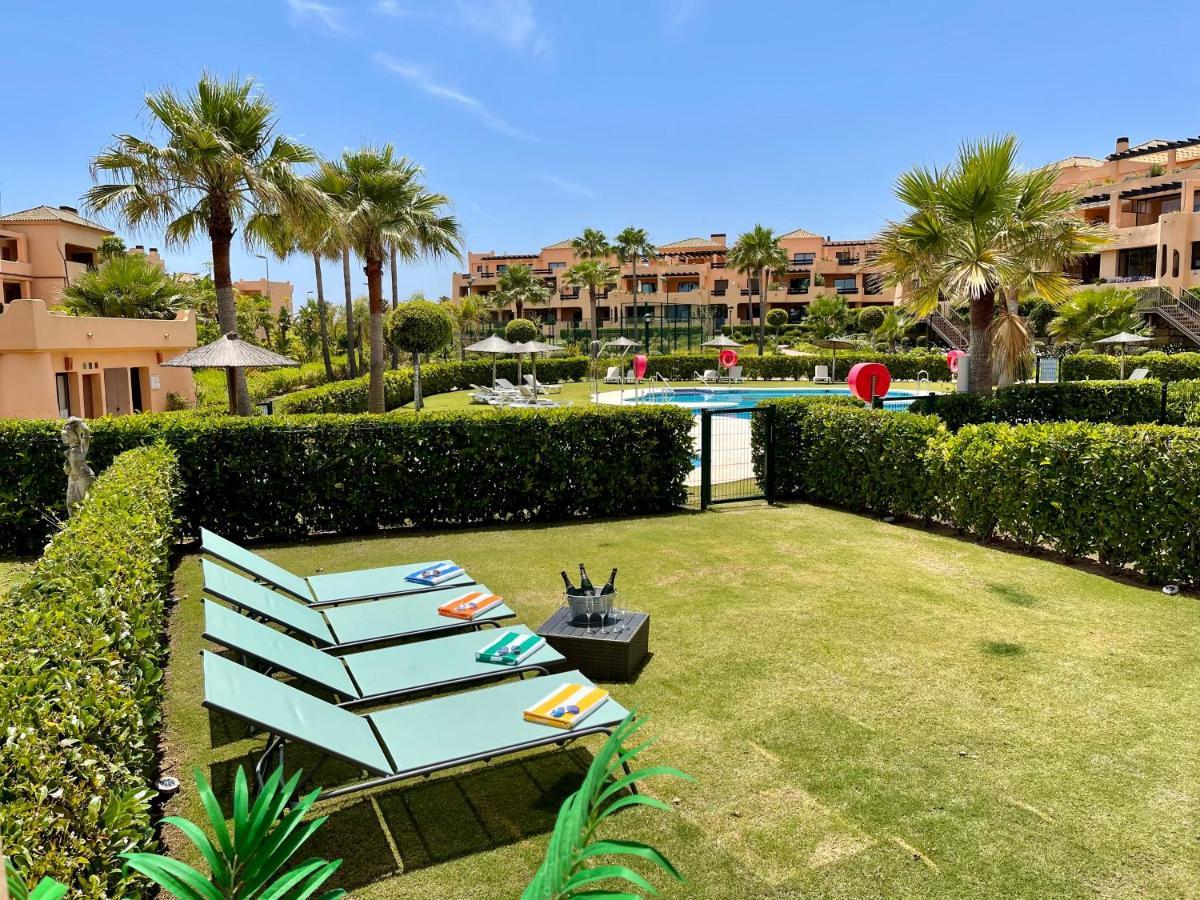 Casares Beach Golf Apartment With Private Garden Direct Pool Access Exteriér fotografie